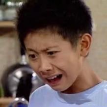 股配所 会写剧本、能凹人设，还顺带站上领奖台，这数字人包“会”的