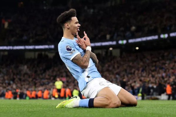 浩源配资 瓜帅爆改20岁新星！1米93踢边后卫 如今有望冲击三狮主力